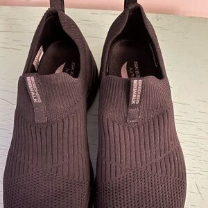 Skechers GOwalk Women’s Air-Cooled Slip On Sneakers, Sz 9.5